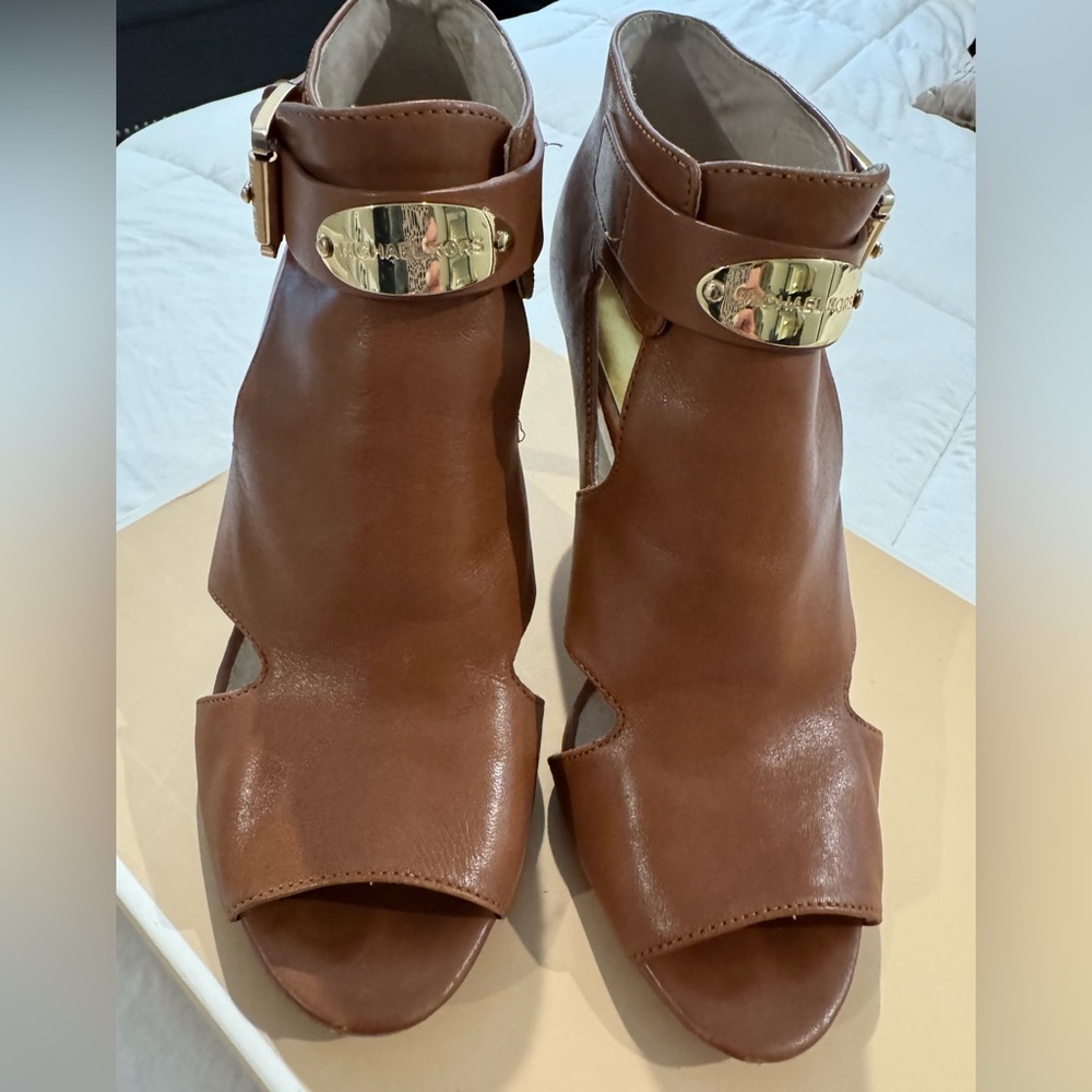 Michael Kors tan boots